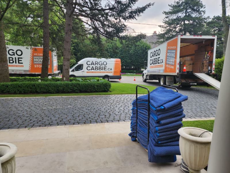 Book Professional Yorkville Movers - CARGO CABBIE